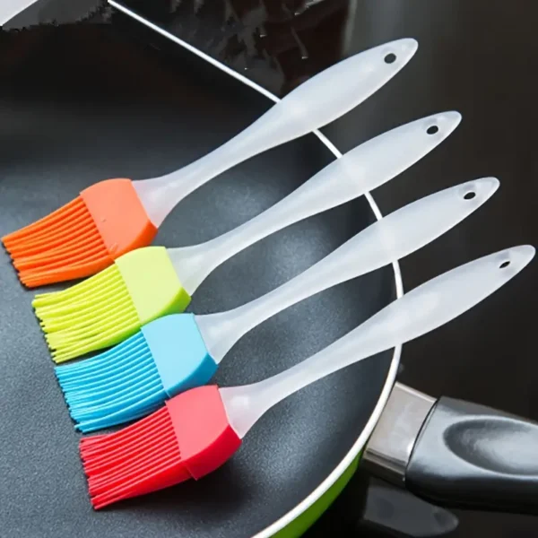 1c2ab835-1f3a-4570-bfd4-f75c072be9ba Silicone Oil Brushes (Random Colour)